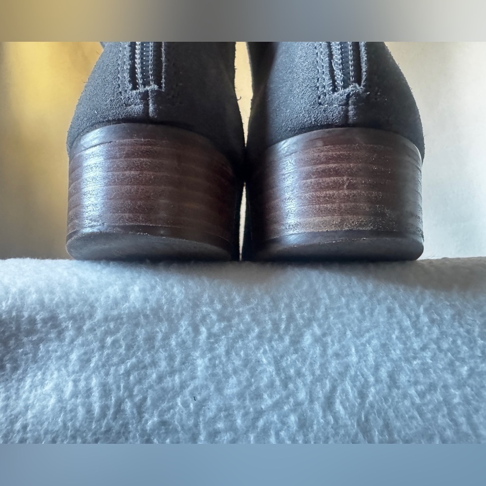 Crown Vintage Gray Suede Women’s Size 10M Ankle Boots. - Picture 10 of 14